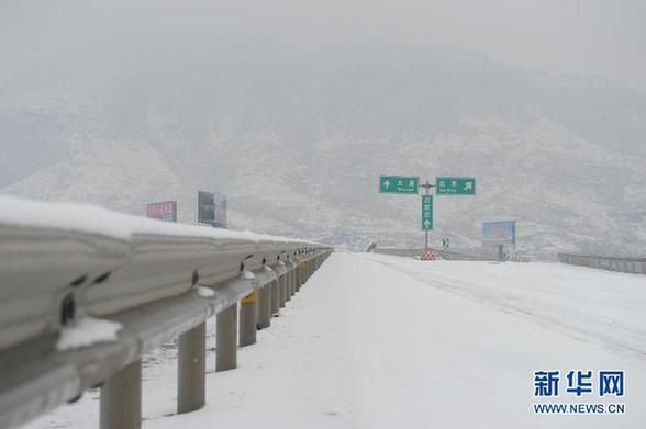 （生态）（7）降雪致河北境内19条高速封闭