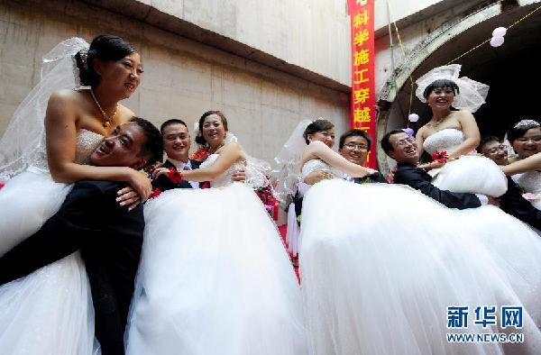 http://news.xinhuanet.com/photo/2011-08/22/121891885_101n.jpg