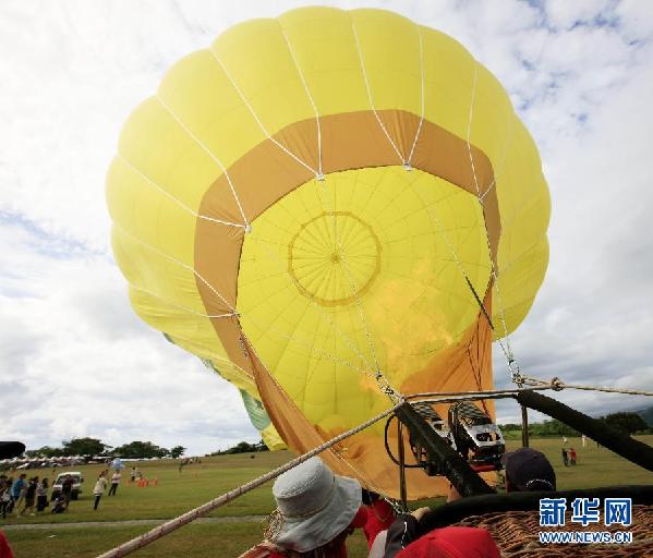 http://news.xinhuanet.com/photo/2011-08/27/121920099_51n.jpg