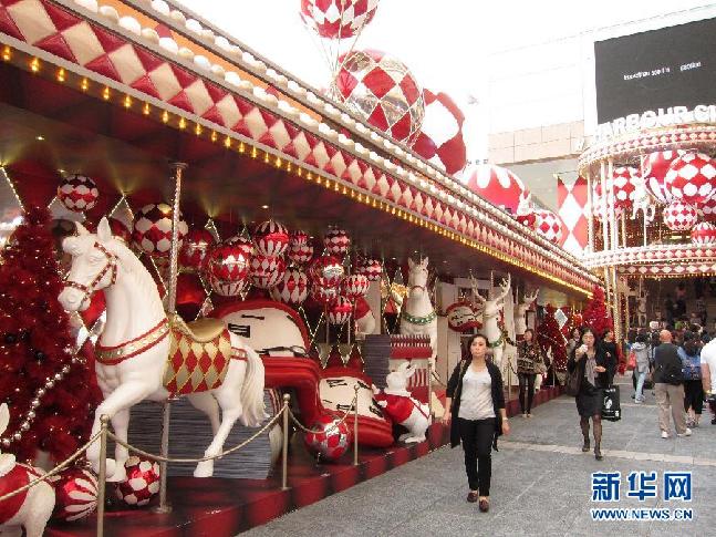 （晚报）（1）香港：缤纷靓装迎圣诞