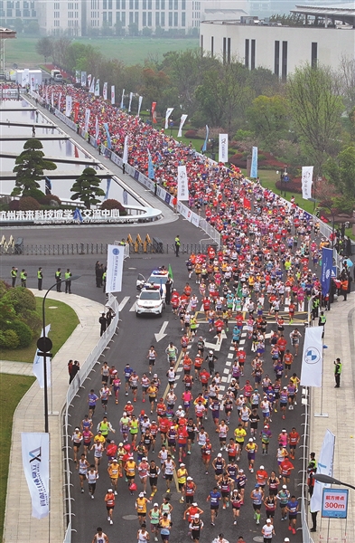 在“新中心”奔向“大未来” 2024杭州梦想小镇半程马拉松为何受热捧？