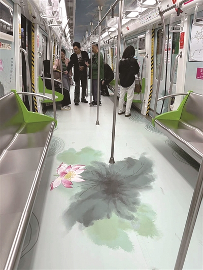 国风版杭州地铁列车上线 有诗有画，你会穿汉服去打卡吗？